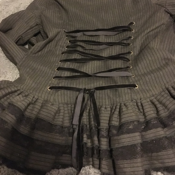 Victorian Gothic Ruffle Jacket - Picture 4 of 4